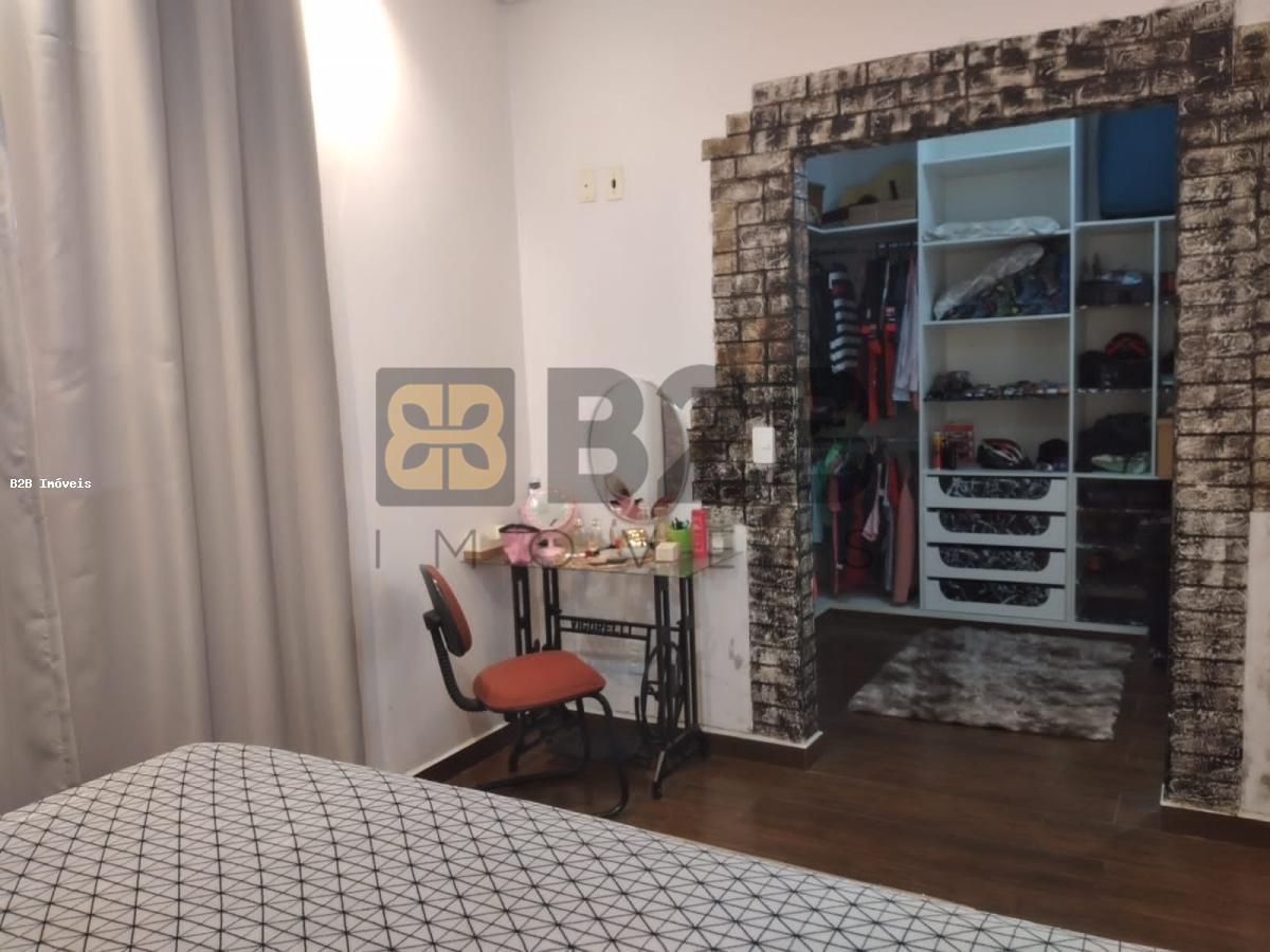 Casa à venda com 3 quartos, 186m² - Foto 11