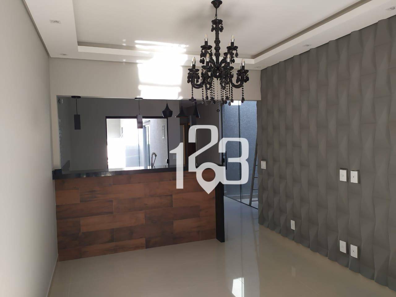 Casa à venda com 3 quartos, 120m² - Foto 1