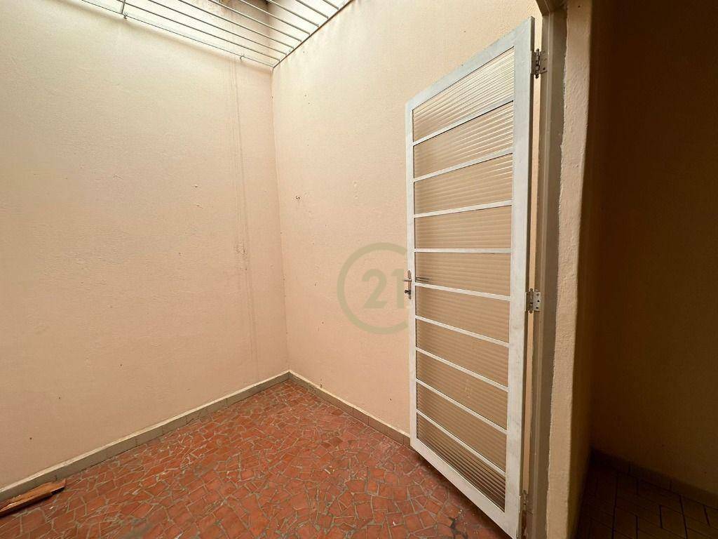 Casa para alugar com 3 quartos, 143m² - Foto 11