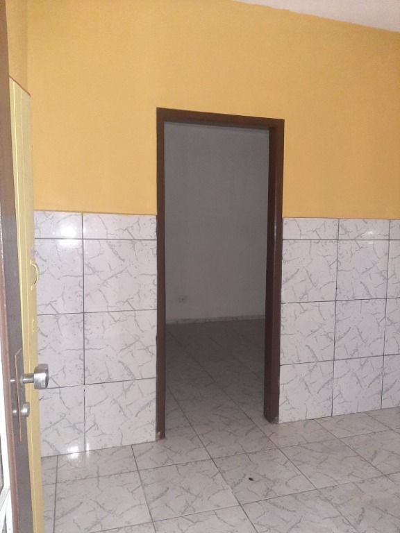 Casa para alugar com 1 quarto, 50m² - Foto 18