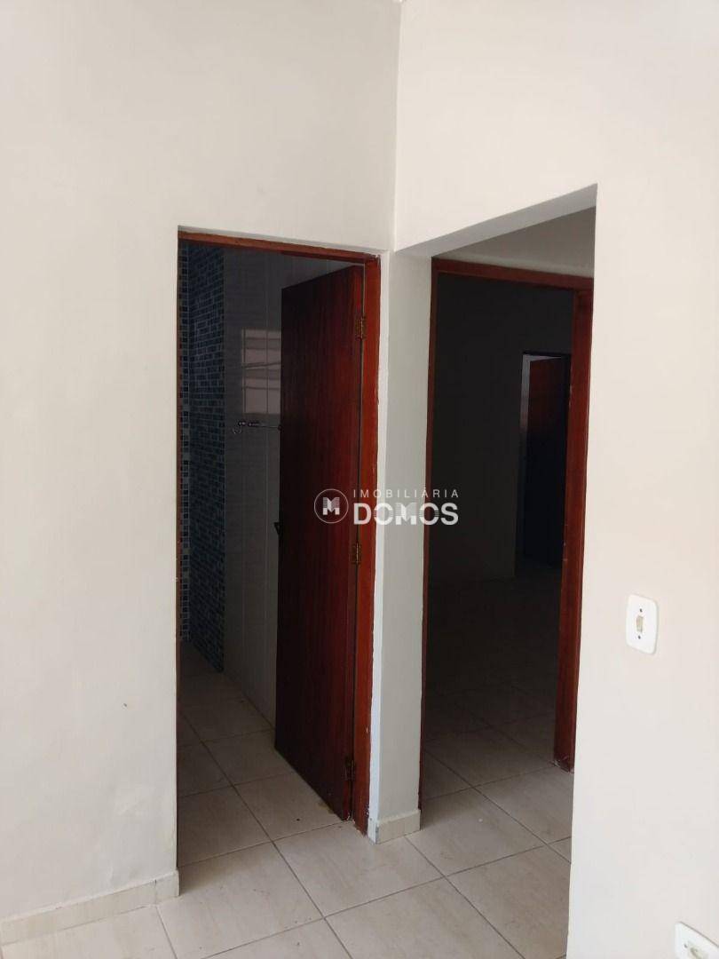 Casa à venda com 2 quartos, 68m² - Foto 16