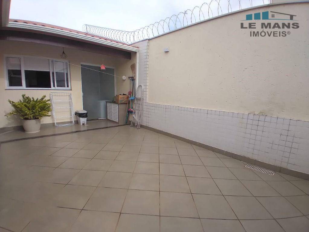 Casa à venda com 3 quartos, 191m² - Foto 17