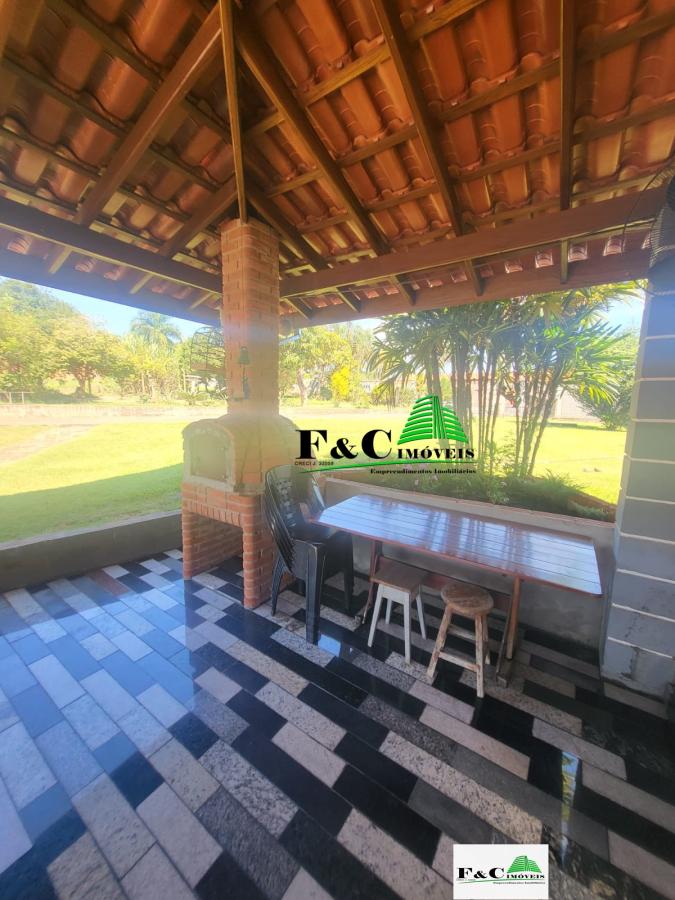 Chácara à venda com 2 quartos, 1200m² - Foto 1