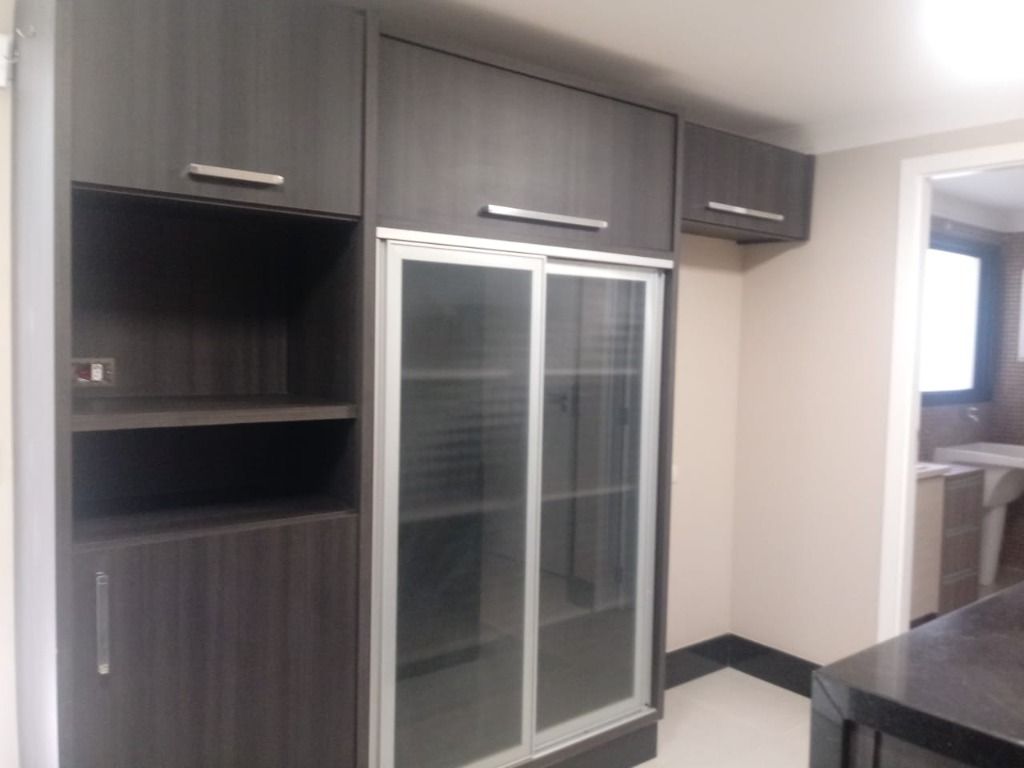 Apartamento para alugar com 3 quartos, 157m² - Foto 17