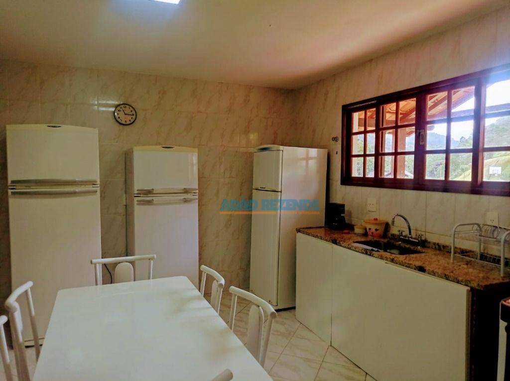 Casa de Condomínio à venda com 5 quartos, 302m² - Foto 42