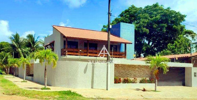 Casa de Condomínio à venda com 5 quartos, 200m² - Foto 1