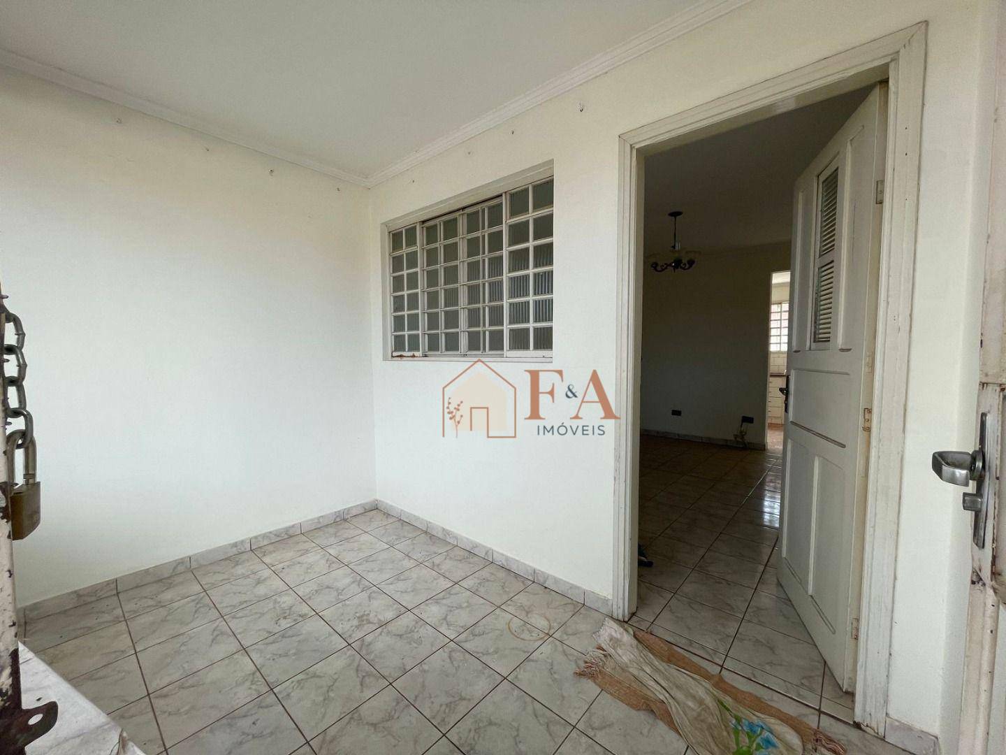 Casa à venda com 2 quartos, 71m² - Foto 2