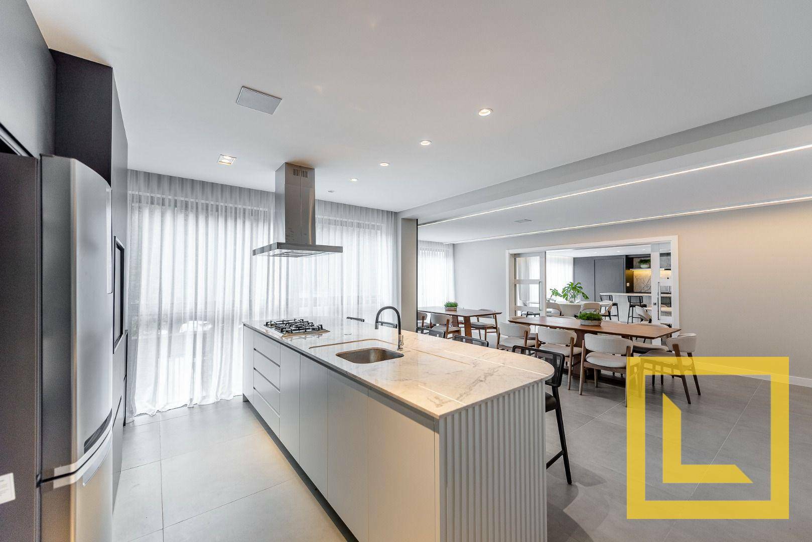 Apartamento à venda com 3 quartos, 170m² - Foto 19
