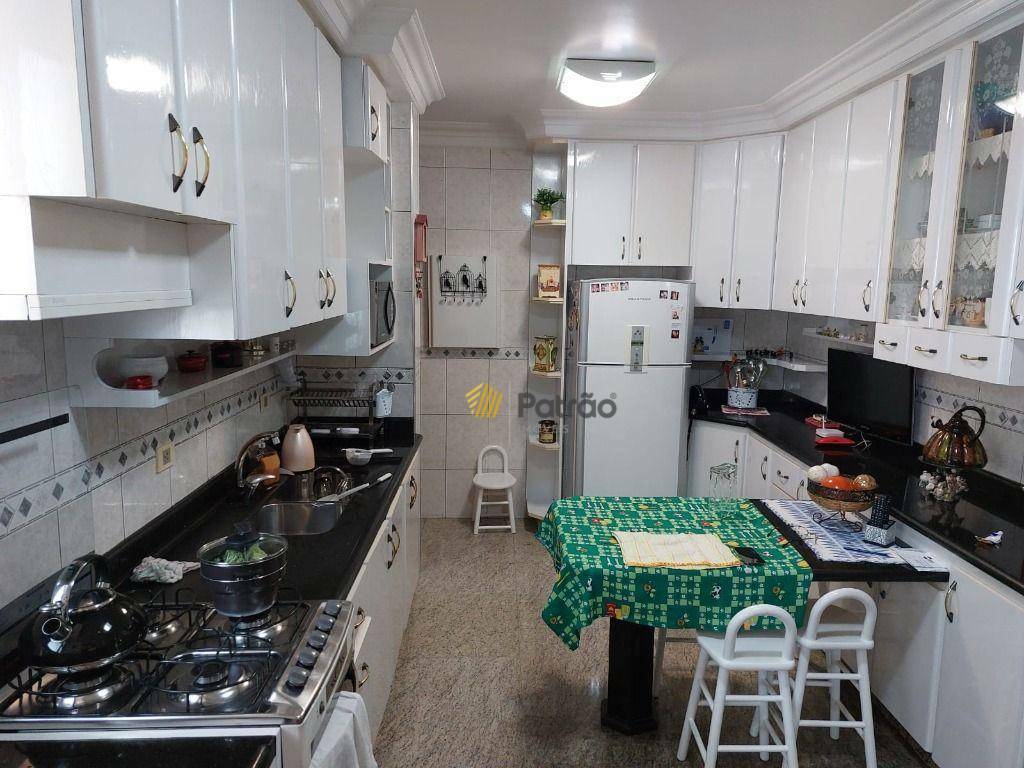 Apartamento à venda com 3 quartos, 150m² - Foto 18