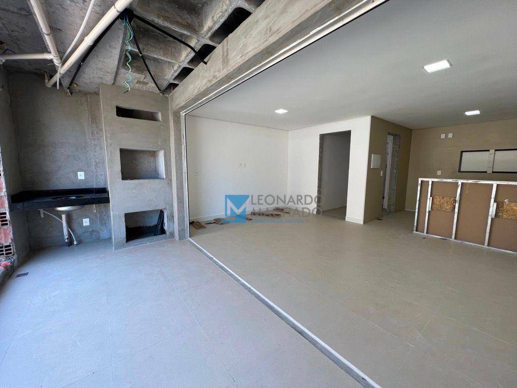 Apartamento à venda com 3 quartos, 105m² - Foto 4