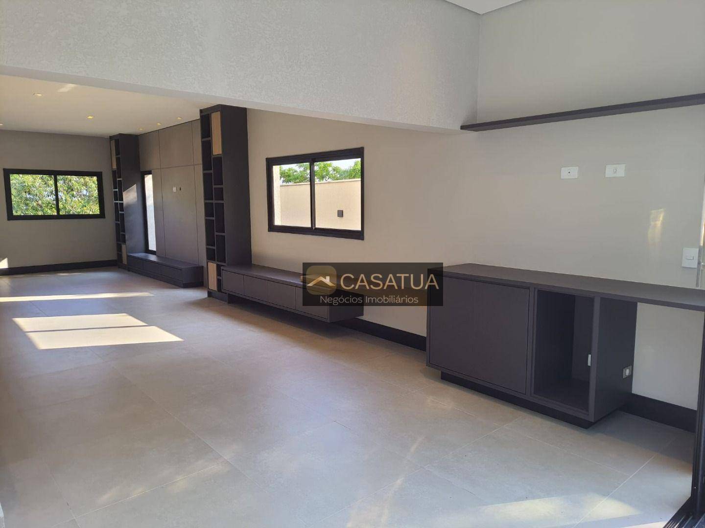Casa à venda com 3 quartos, 232m² - Foto 3