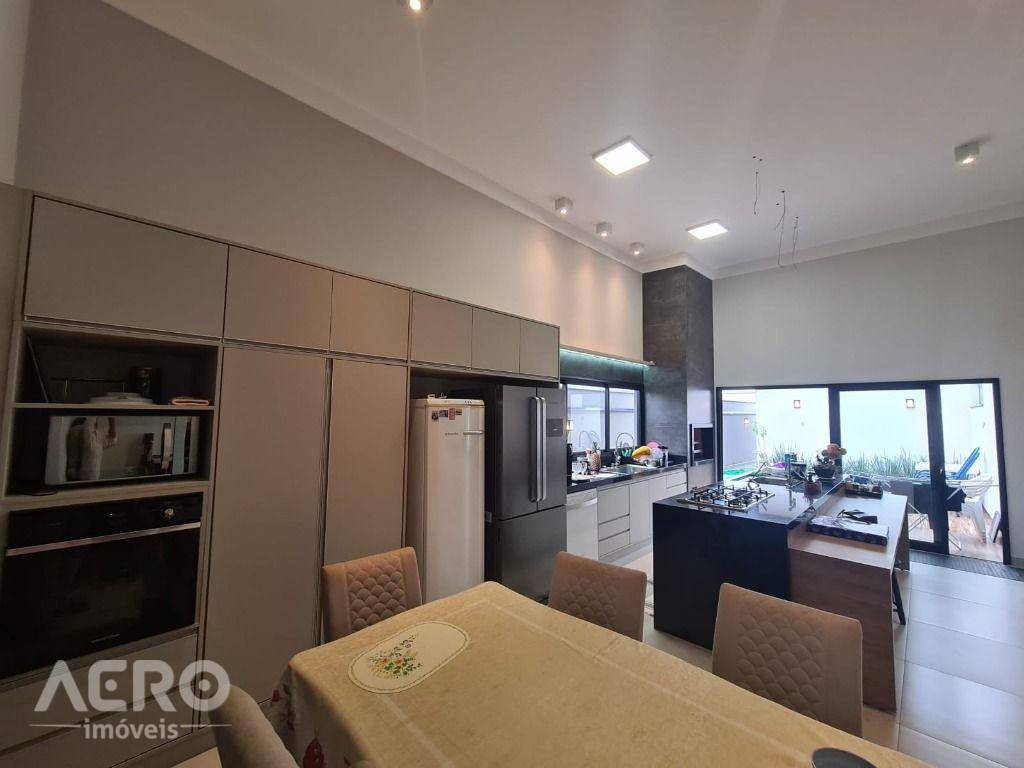 Casa à venda com 3 quartos, 210m² - Foto 5