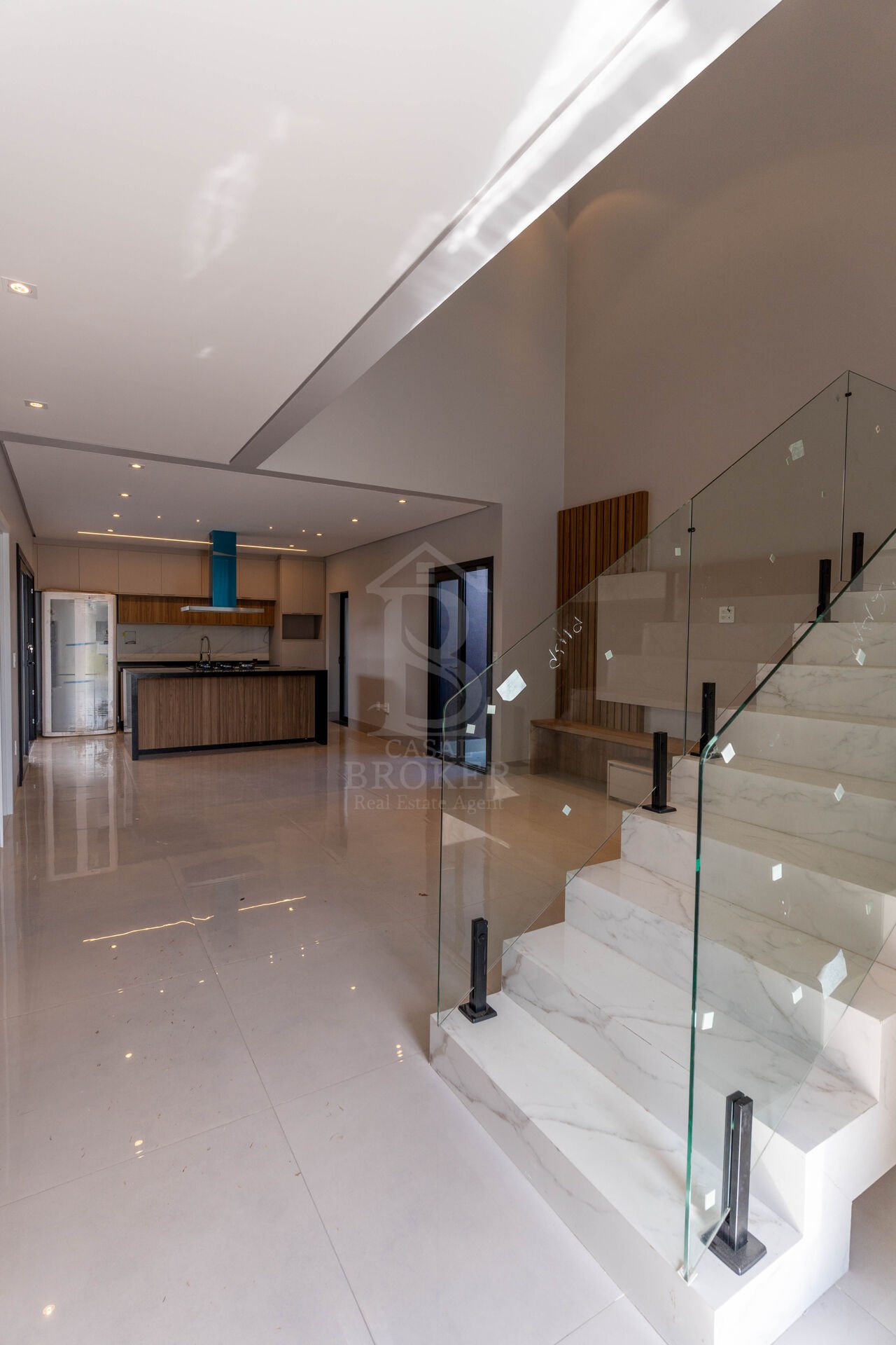 Casa à venda com 3 quartos, 261m² - Foto 4