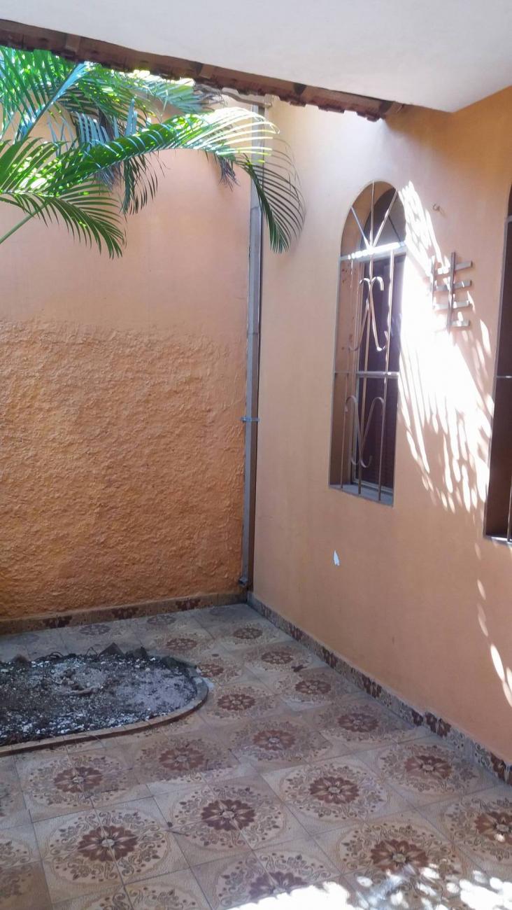 Casa à venda e aluguel com 2 quartos, 100m² - Foto 2