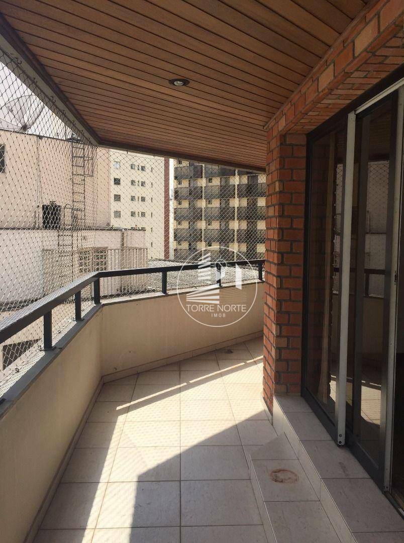 Apartamento para alugar com 3 quartos, 204m² - Foto 36