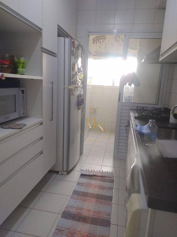 Apartamento à venda com 3 quartos, 95m² - Foto 8