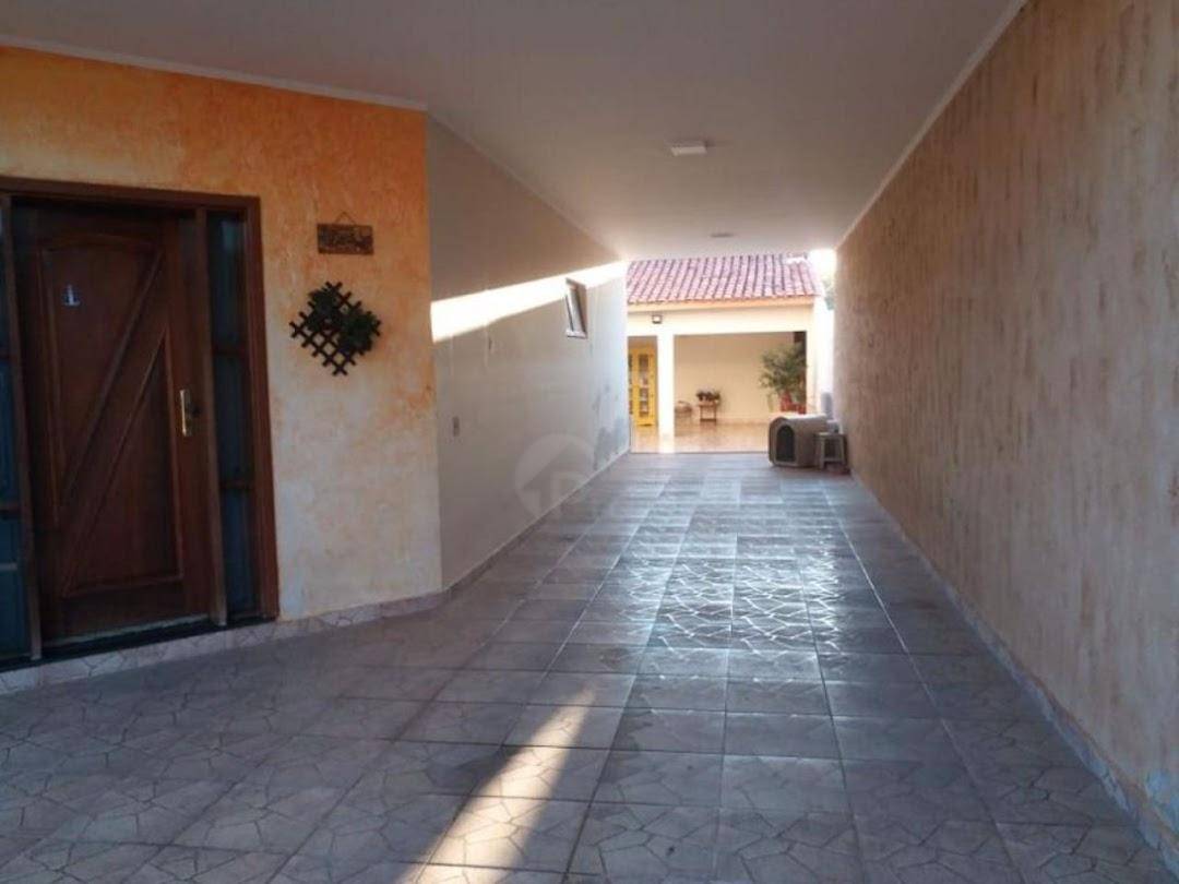 Casa à venda com 3 quartos, 250m² - Foto 5