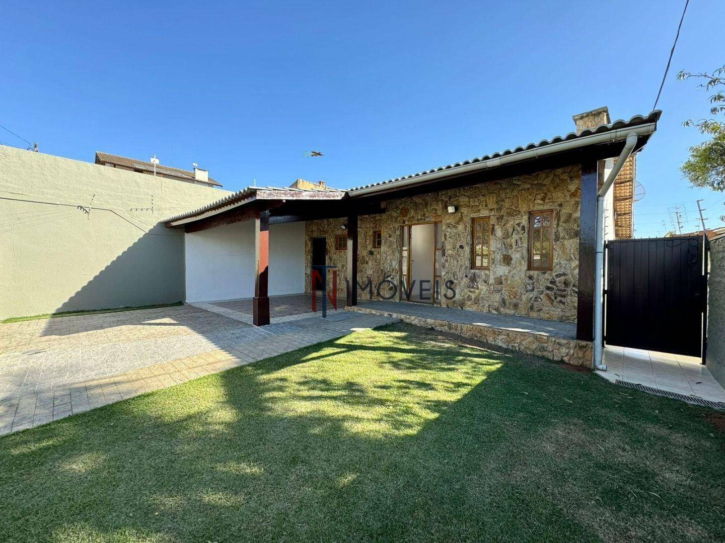 Casa para alugar com 3 quartos, 210m² - Foto 5