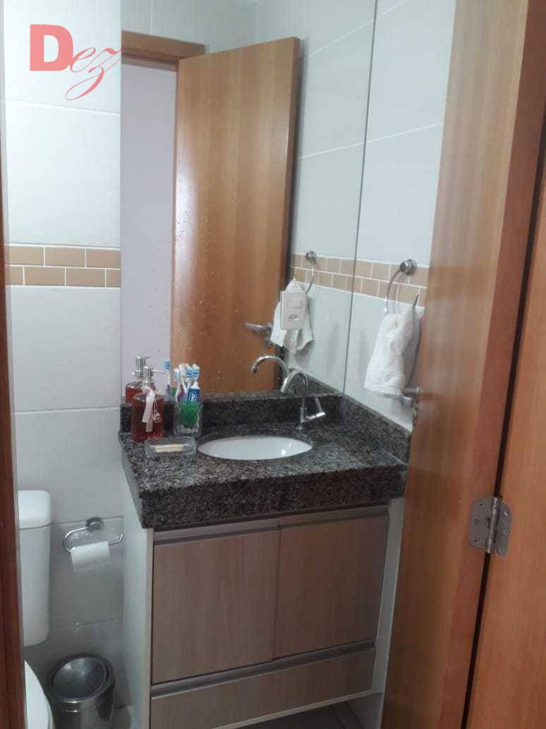 Apartamento à venda com 2 quartos, 67m² - Foto 3