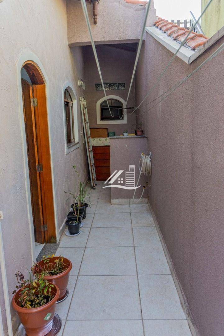 Sobrado à venda com 3 quartos, 228m² - Foto 6