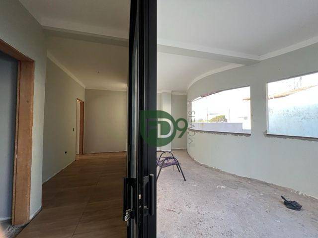 Casa à venda com 4 quartos, 300m² - Foto 26