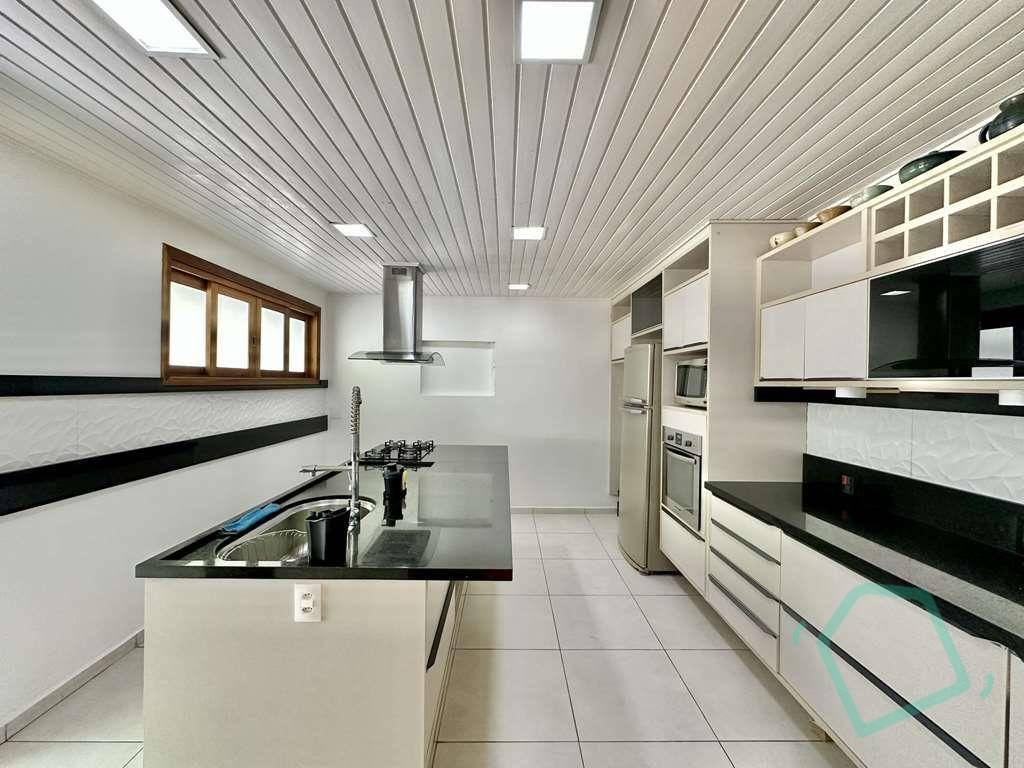 Casa de Condomínio à venda e aluguel com 3 quartos, 473m² - Foto 18