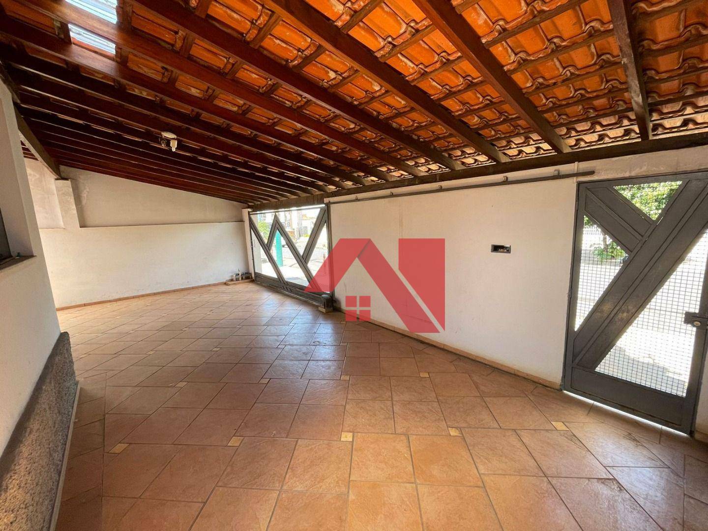 Casa à venda com 5 quartos, 230m² - Foto 9