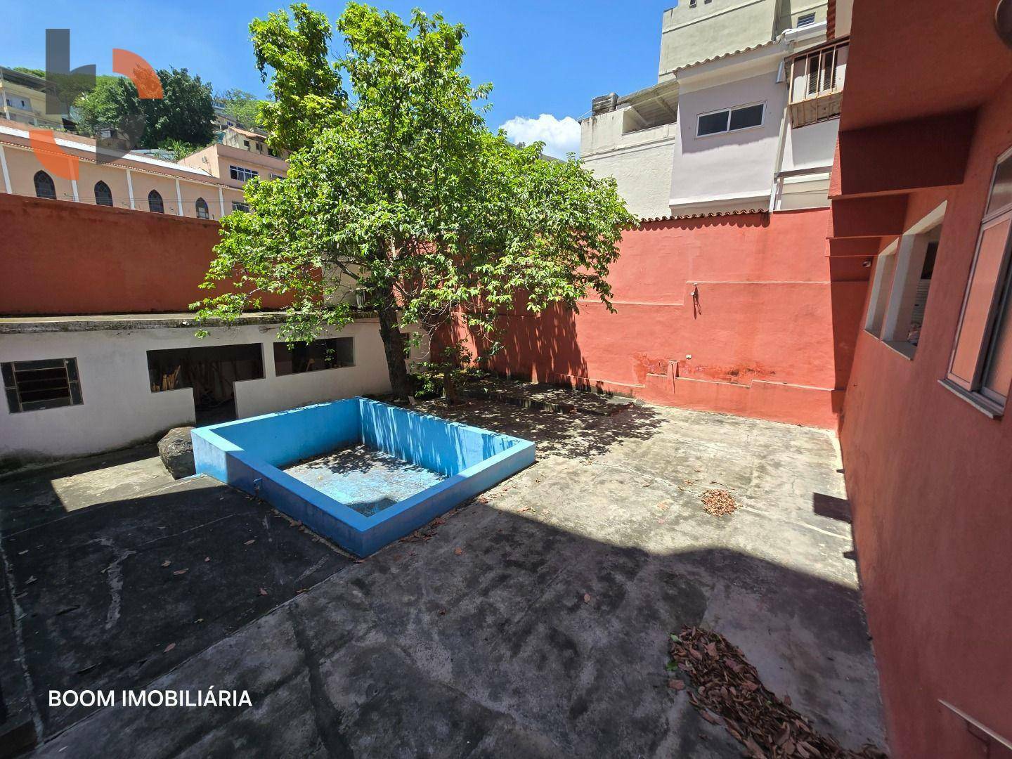 Casa à venda com 4 quartos, 216m² - Foto 14