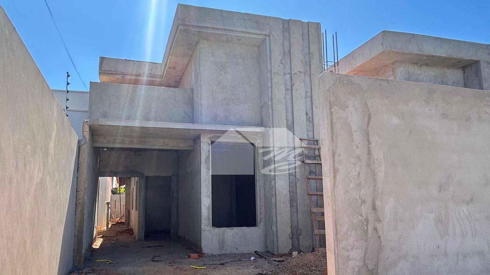 Casa à venda com 3 quartos, 95m² - Foto 2