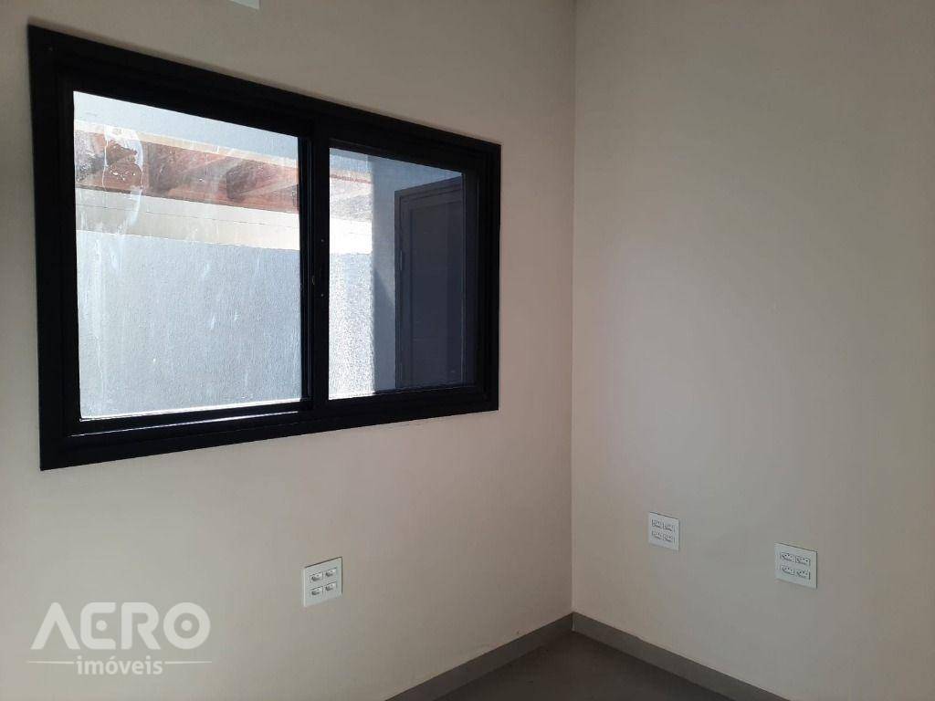 Casa de Condomínio à venda com 3 quartos, 238m² - Foto 2