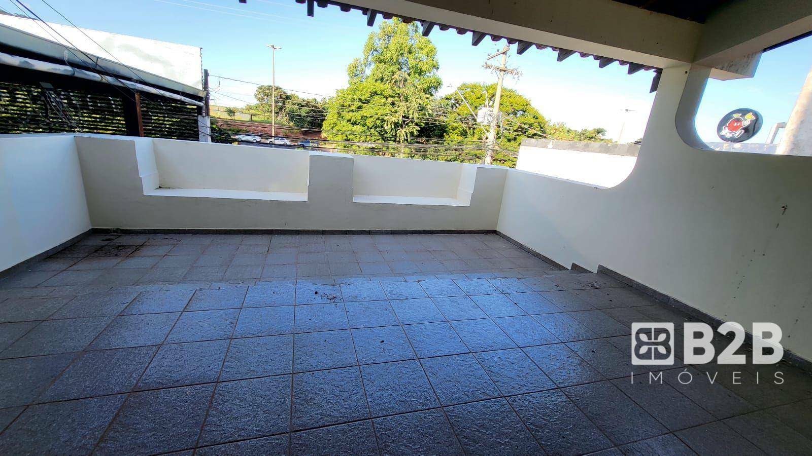 Casa para alugar com 6 quartos, 416m² - Foto 14