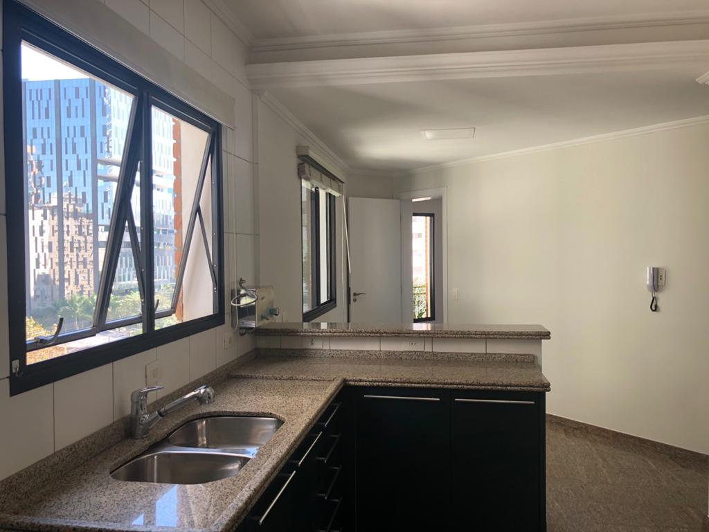 Apartamento à venda e aluguel com 3 quartos, 206m² - Foto 17