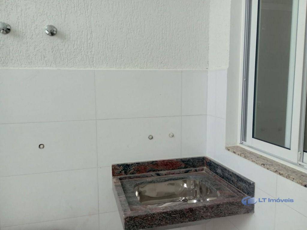 Casa à venda com 3 quartos, 88m² - Foto 5