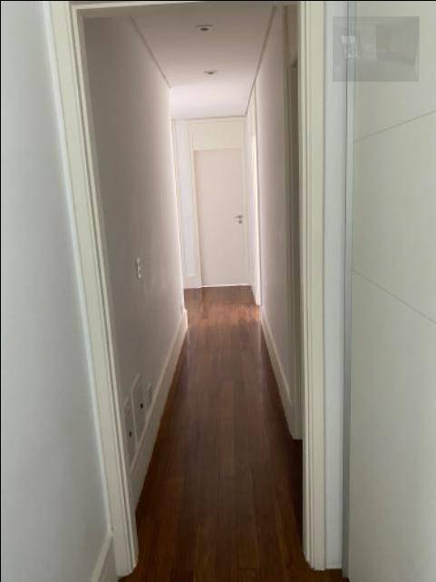 Apartamento para alugar com 4 quartos, 240m² - Foto 5