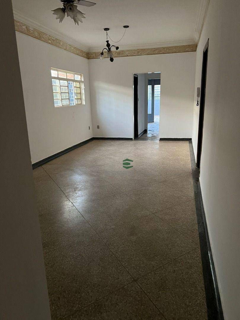 Casa à venda e aluguel com 4 quartos, 260m² - Foto 4