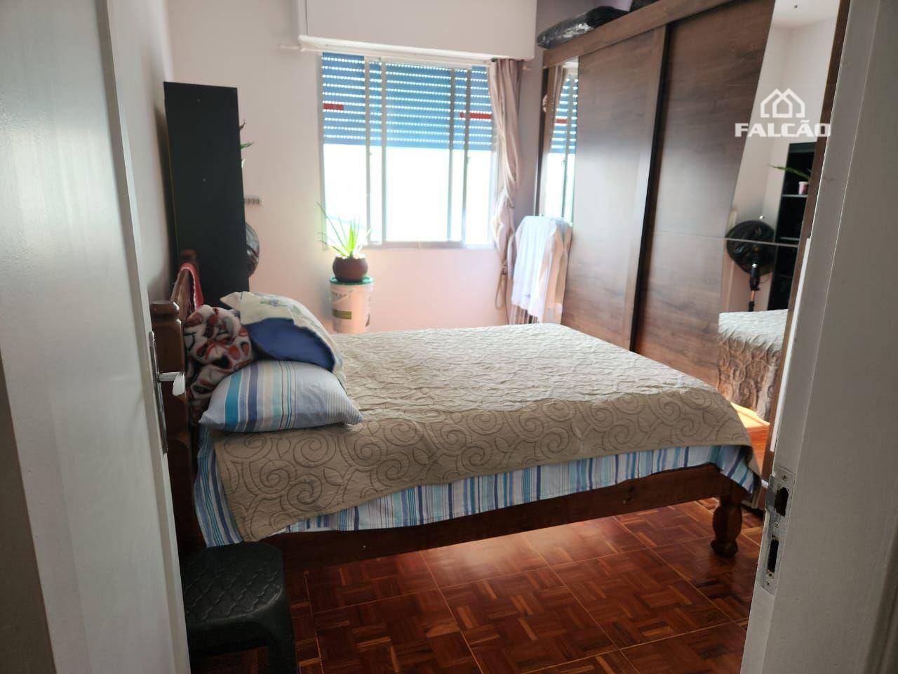 Apartamento à venda com 2 quartos, 64m² - Foto 3