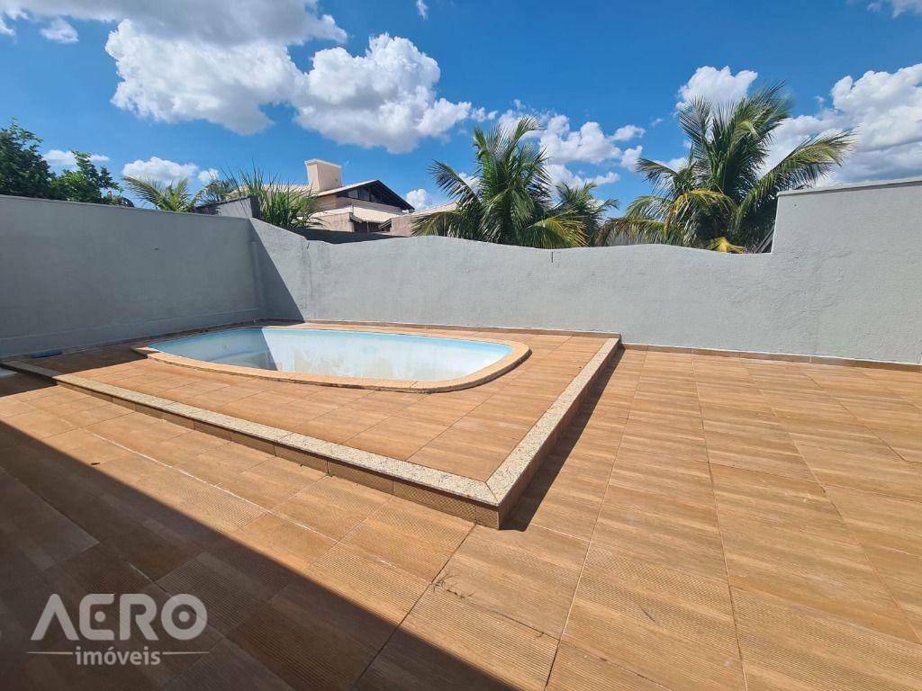 Casa, 3 quartos, 247 m² - Foto 4