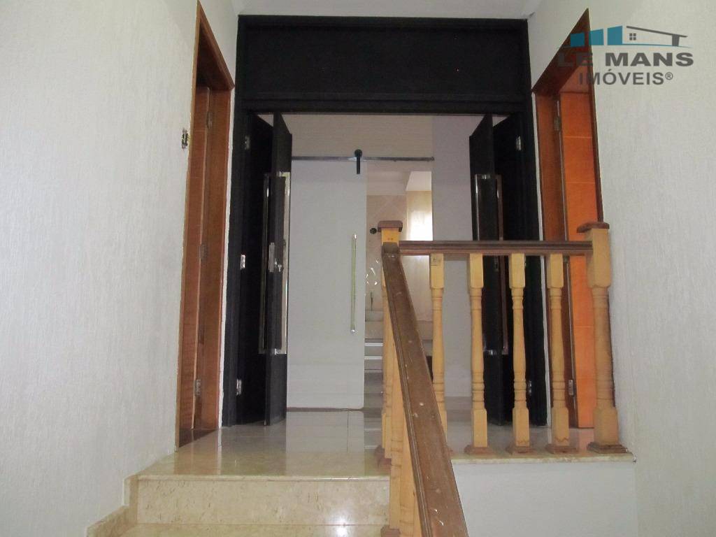 Casa à venda com 3 quartos, 210m² - Foto 9