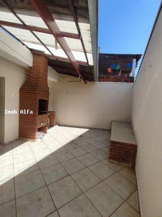 Casa à venda com 2 quartos, 140m² - Foto 4