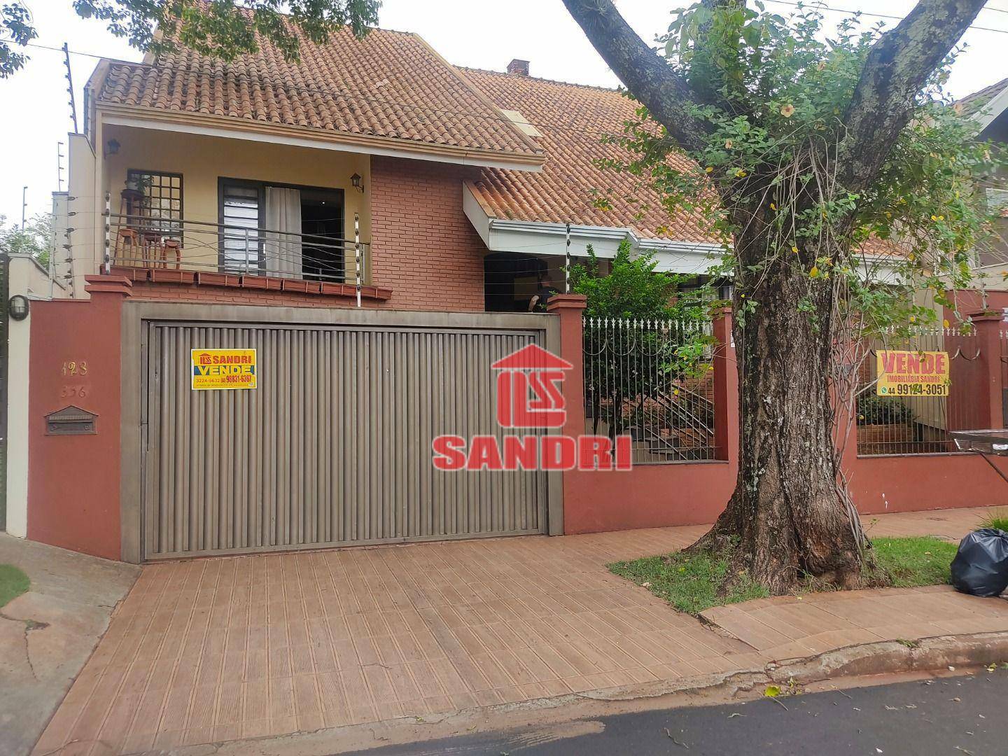 Sobrado à venda com 3 quartos, 365m² - Foto 1