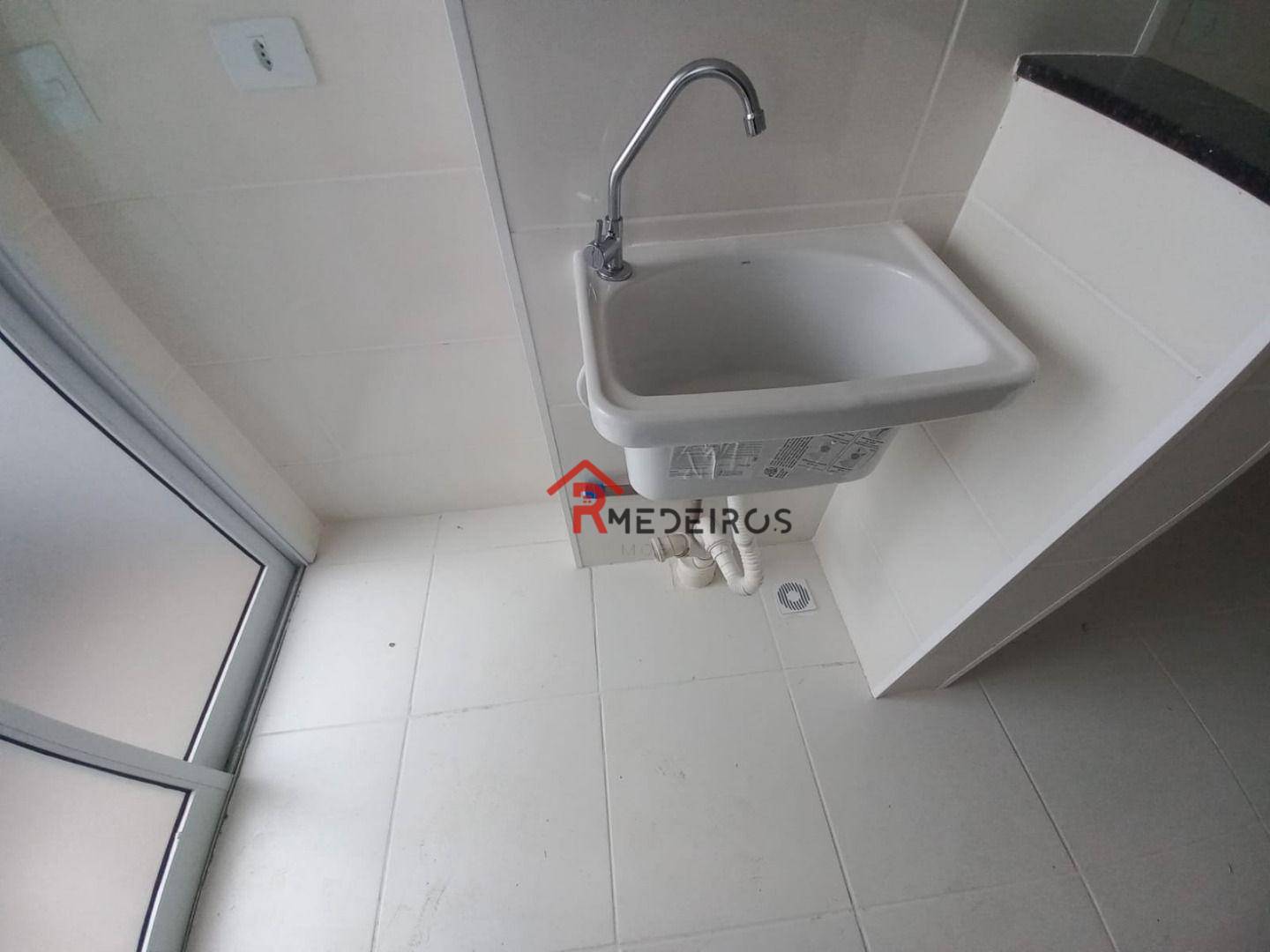 Apartamento à venda com 2 quartos, 82m² - Foto 2