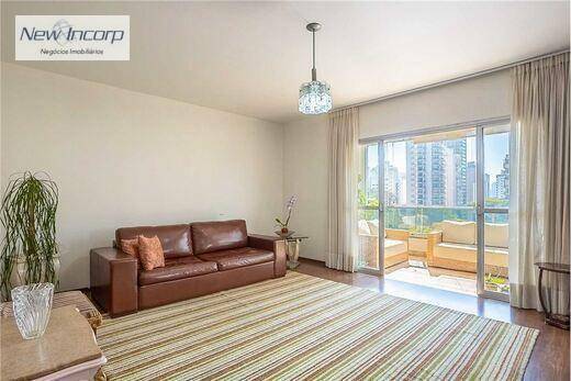 Apartamento à venda com 4 quartos, 196m² - Foto 4