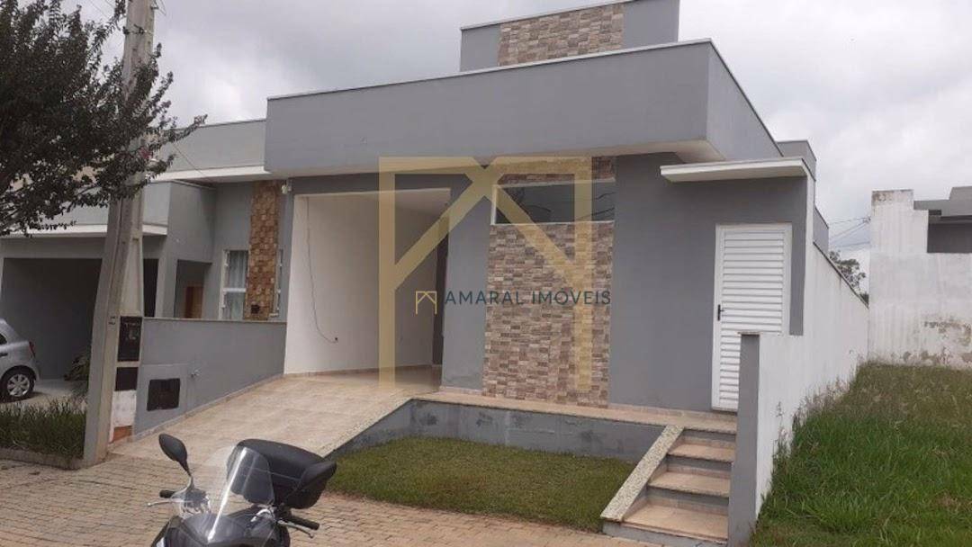 Casa à venda com 2 quartos, 100m² - Foto 1