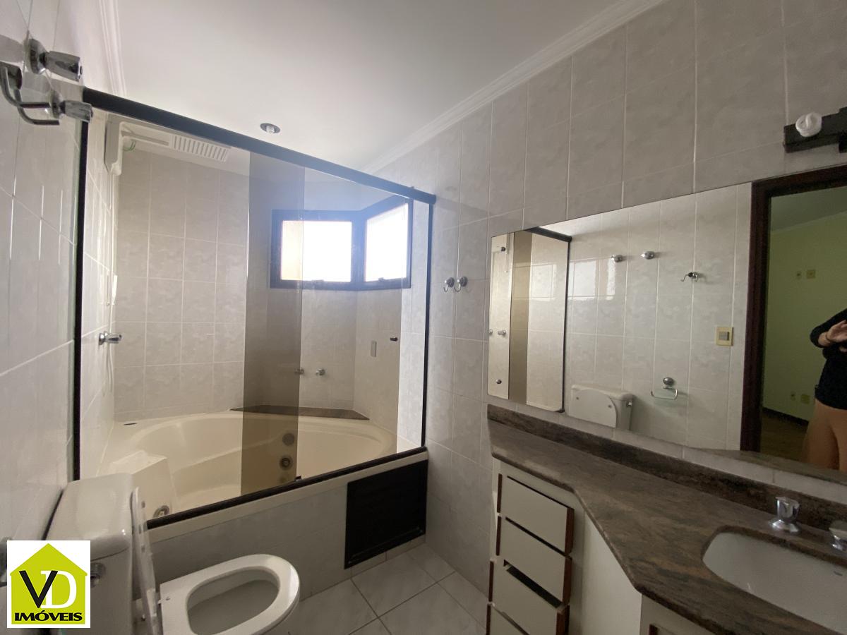 Apartamento à venda com 3 quartos, 180m² - Foto 25