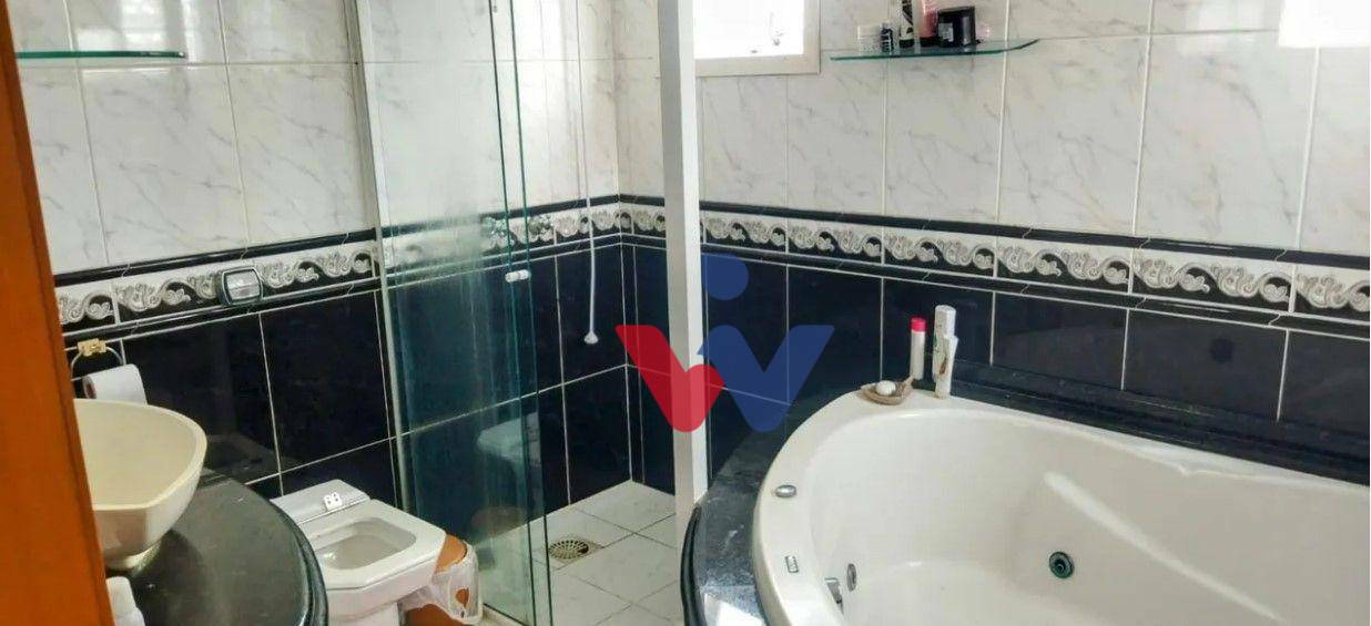 Sobrado à venda com 5 quartos, 540m² - Foto 2