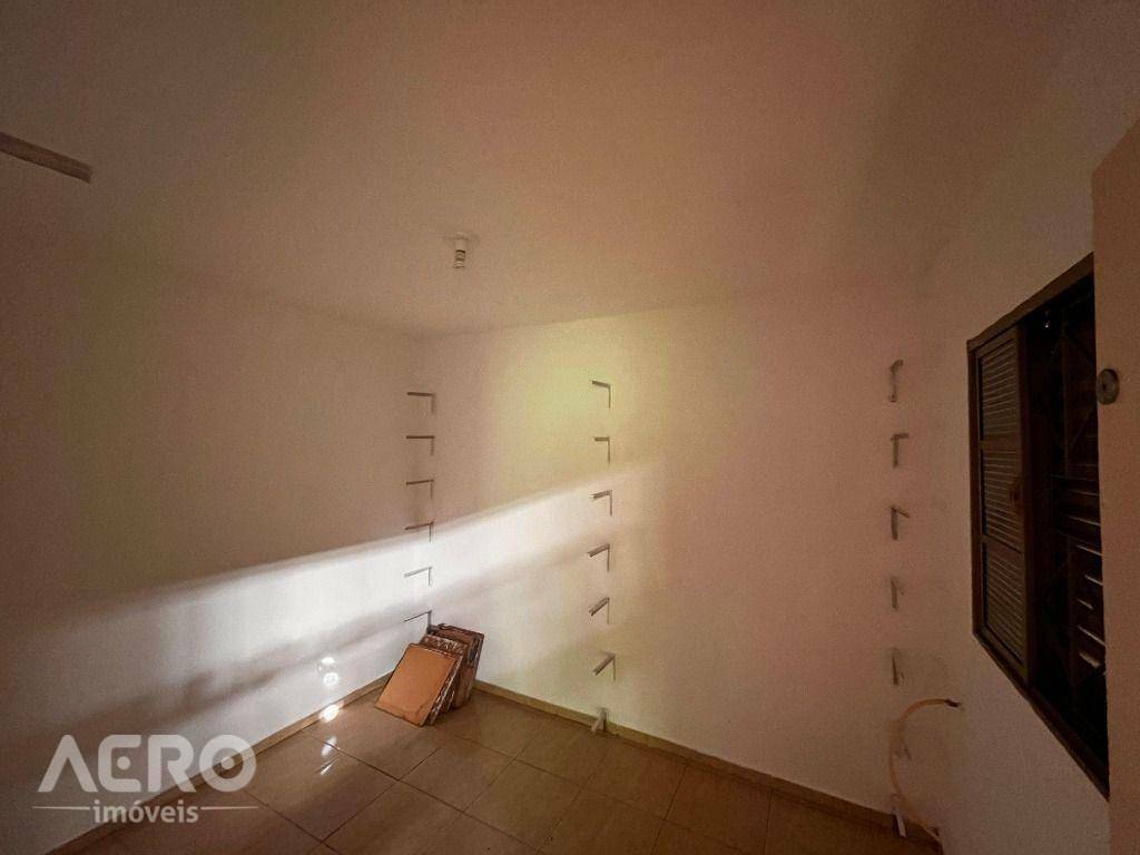 Casa à venda com 3 quartos, 206m² - Foto 18