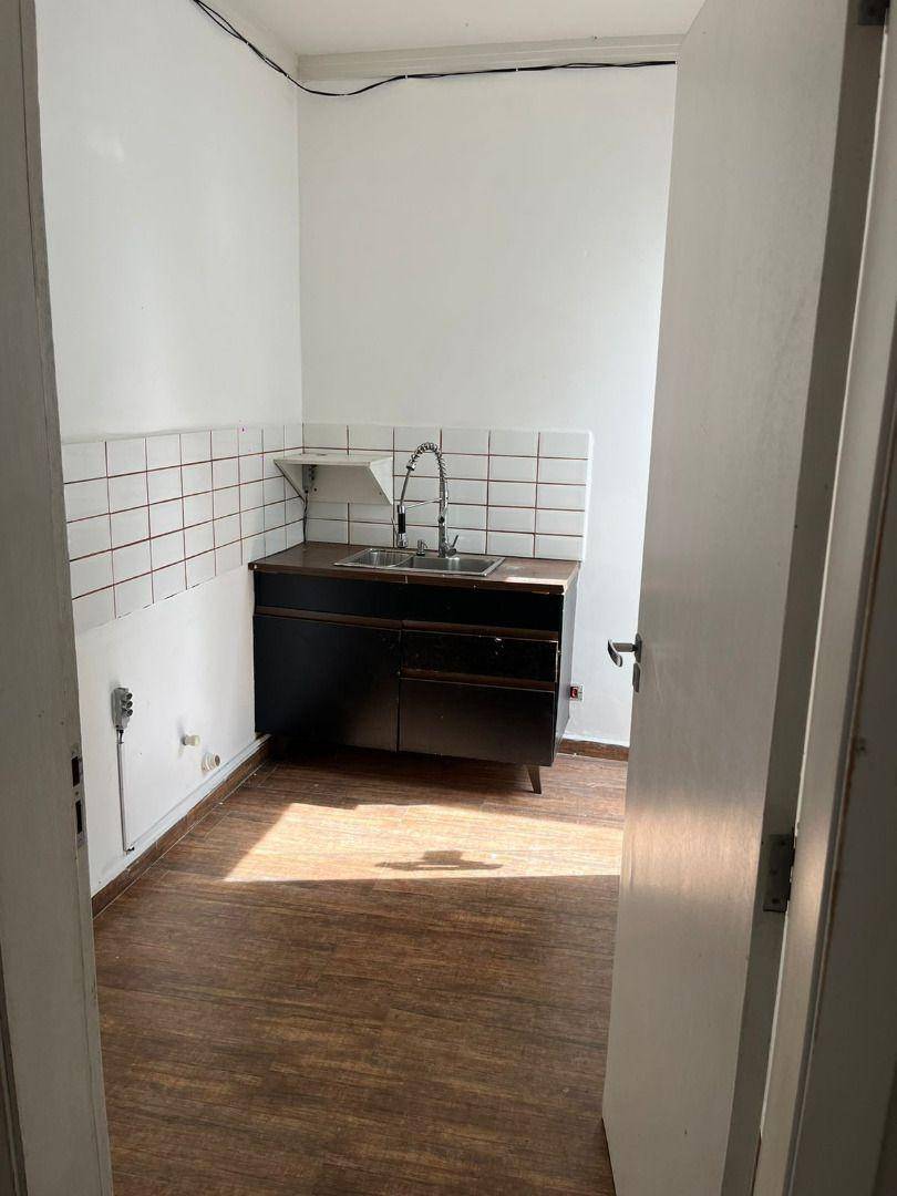 Casa à venda e aluguel com 3 quartos, 200m² - Foto 13