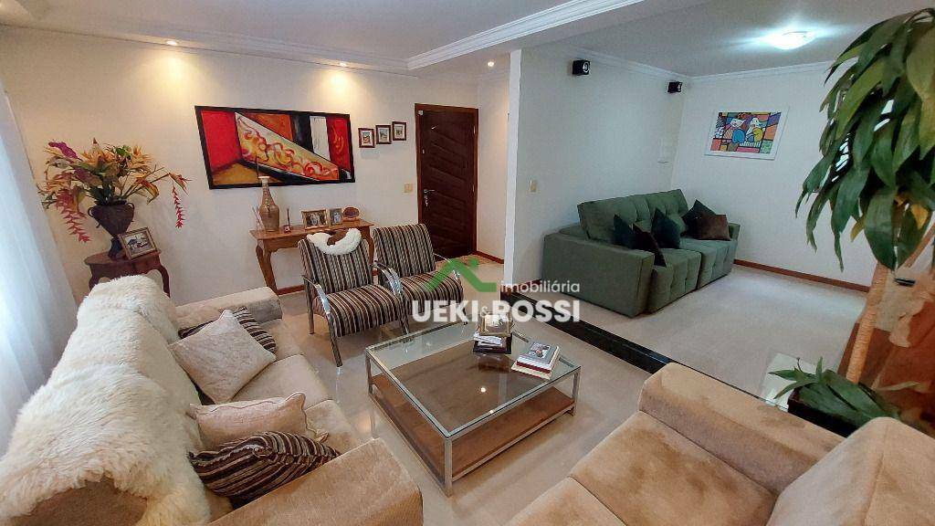 Casa à venda com 3 quartos, 225m² - Foto 5