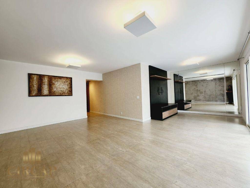 Apartamento para alugar com 4 quartos, 177m² - Foto 5