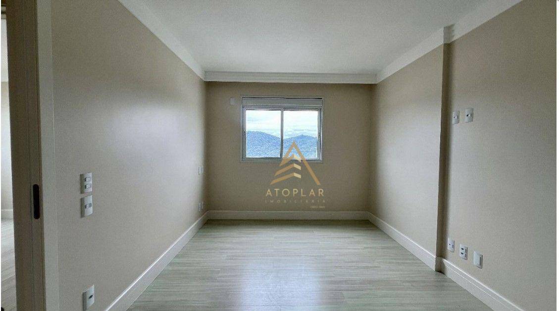 Apartamento à venda com 4 quartos, 151m² - Foto 13